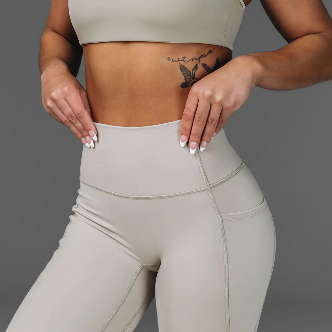 280-adapt-legging-petite-25-inseam-4.webp Adapt Legging - Petite (25" Inseam)