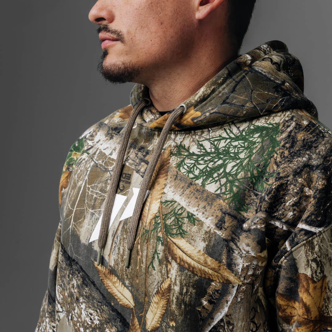 4349-realtree-standard-crest-hoodie-4.webp RealTree Standard Crest Hoodie